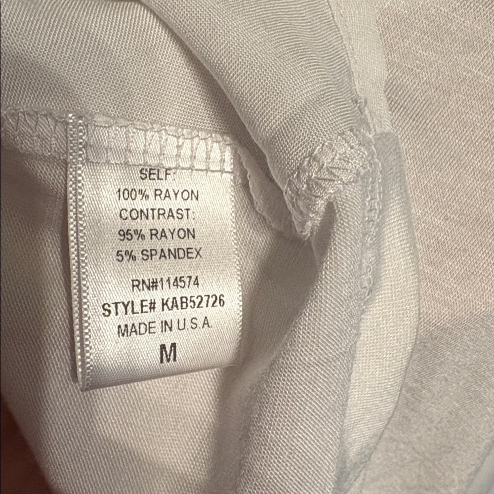 Pleione White V-neck blouse SZ M. NWT with flaw. 100% Cotton. - Picture 4 of 7